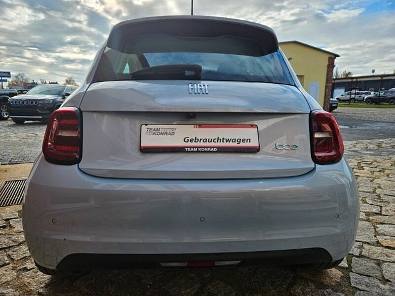 Fiat 500 Icon - LED Navi ACC StandHZG digitales Cockp