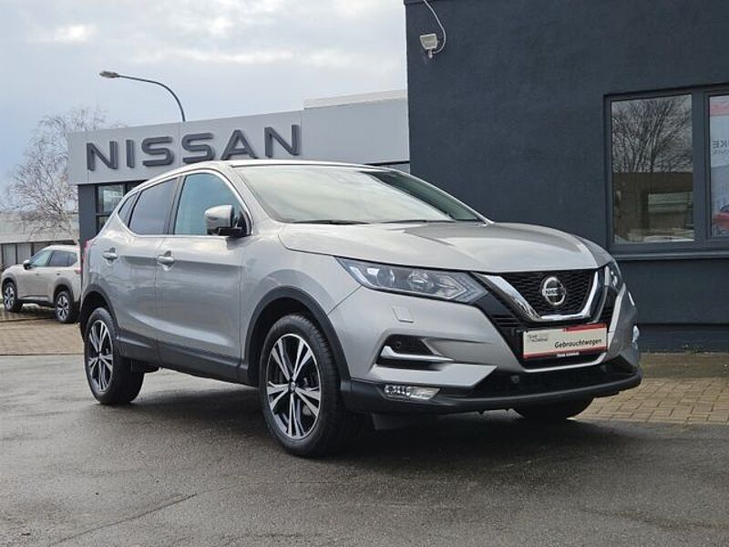 Nissan Qashqai 1.3 DIG-T N-Connecta, Sitzhzg. ,Navi, AHK