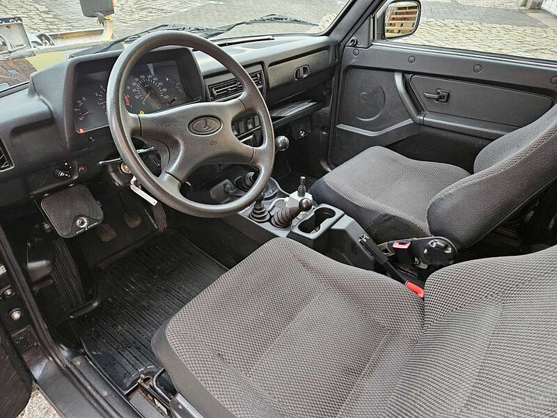 Lada Niva Basis 4x4 1.7 - Schneeschild